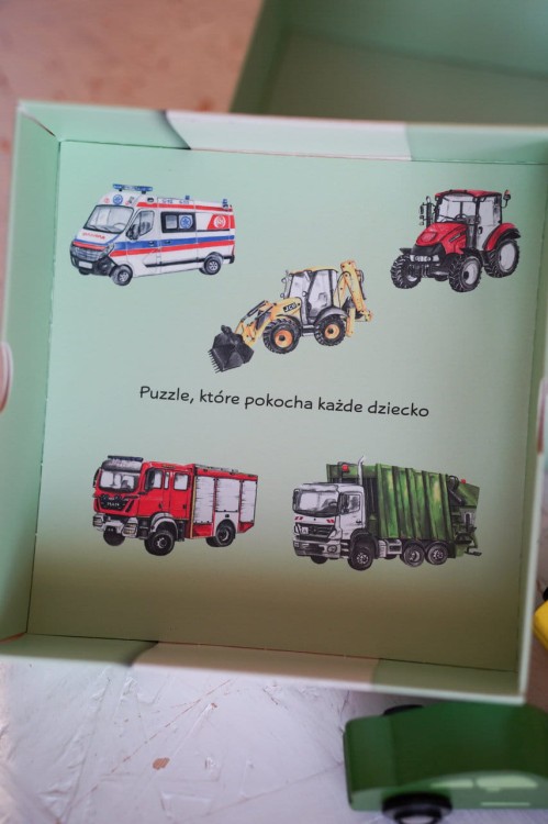 Puzzle 4-elementowe Pojazdy środek pudełka